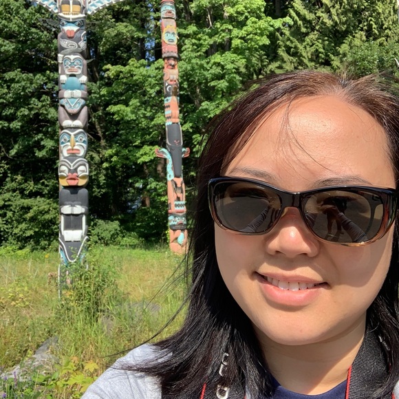 Meet your Posher, Paulina - Picture 1 of 2